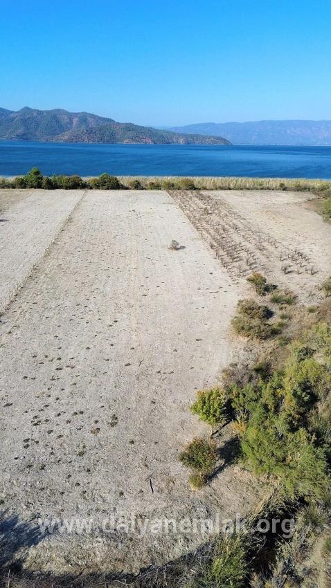 3210 M² Großes 2b-grundstück In Çandır, Direkt Am Seeufer, Zu Verkaufen