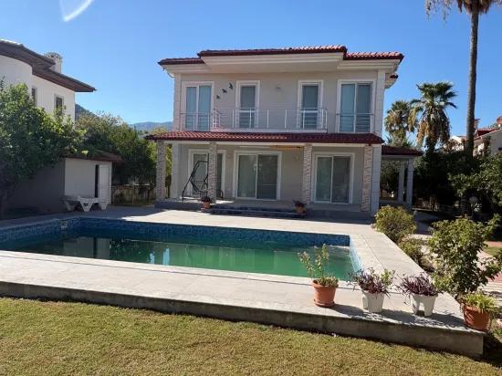 In Dalyan Gülpınar 520m2 Grundstück, darin 4+1 Villa zum Verkauf