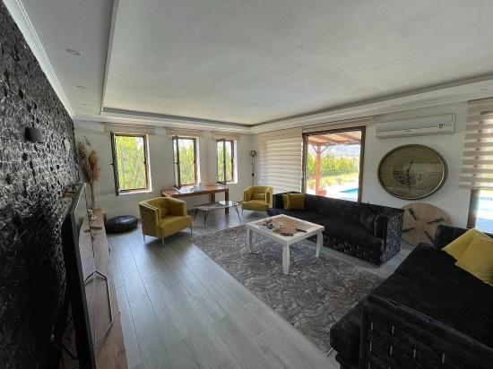 Luxuriöse 4+1-zimmer-villa Auf Einem 7000 M² Großen Grundstück Mit Blick Auf Den Strand Von Dalyan Iztuzu Zu Verkaufen