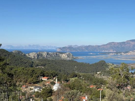 1000 M² Großes Grundstück Mit Meerblick Im Wohngebiet Gökbel Village Zu Verkaufen