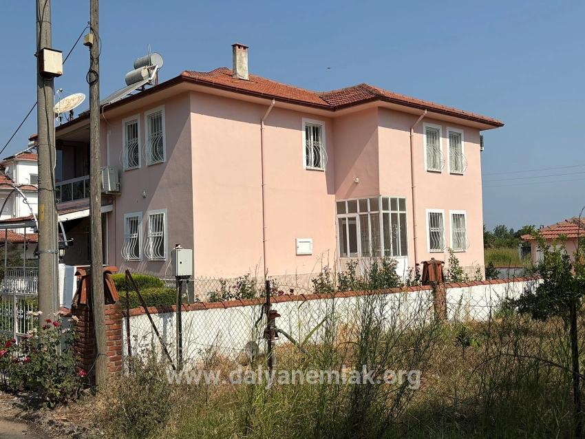 Two-story House For Sale On A 514m2 Plot In Okçular.