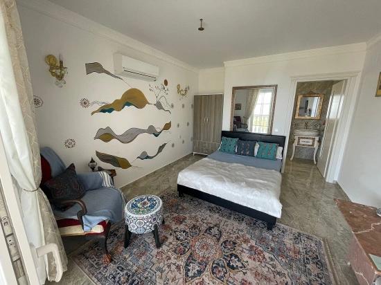 Vip Villa For Sale In Gökbel, On A 5000m2 Plot With Full Sea View.