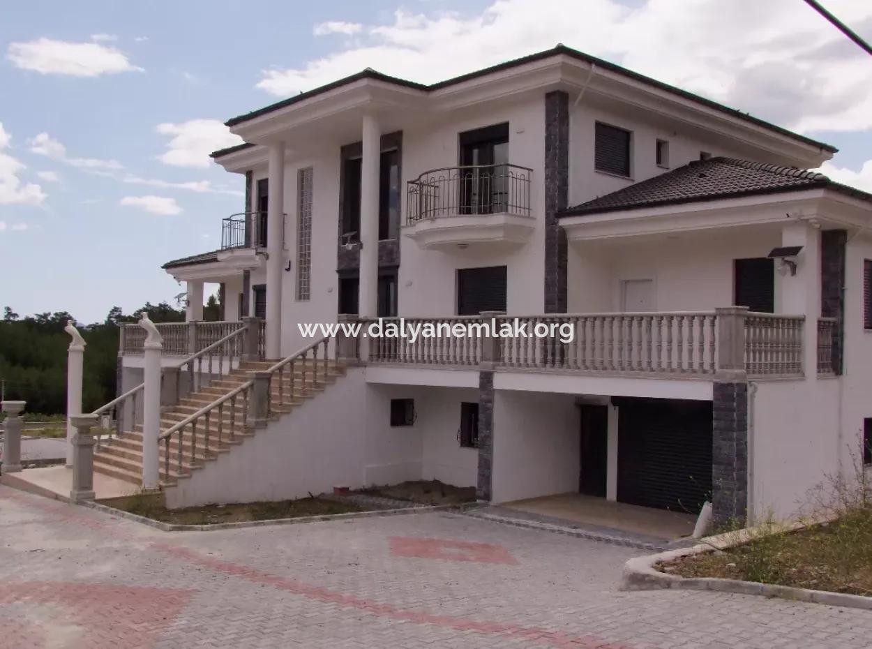 Luxury Villa For Sale In Zeytinalanda Köyceğinz Zeytınalanda 6800M2 Land Villa For Sale With Full Lake View