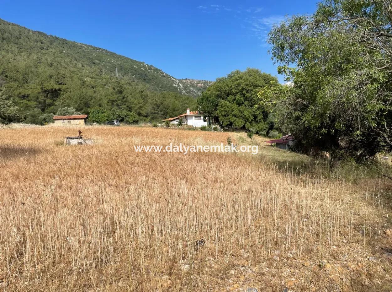 Land For Sale In Ula Armutchuk With 501M2 Zoning
