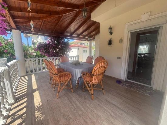 Продается Вилла Площадью 848 М² С 3 Спальнями И 1 Ванной Комнатой В Дальяне, С Видом На Гробницы Королей.