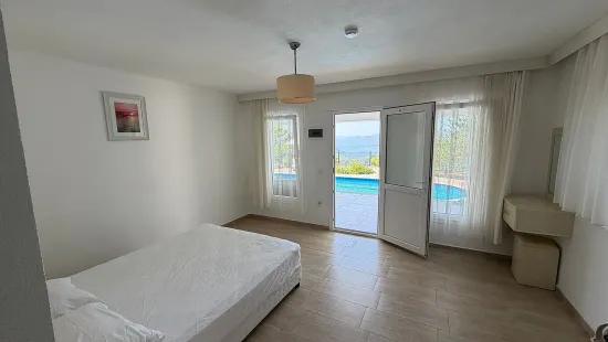 Вилла 4+1 С Видом На Озеро И Море На Продажу В Dalyan Gökbel