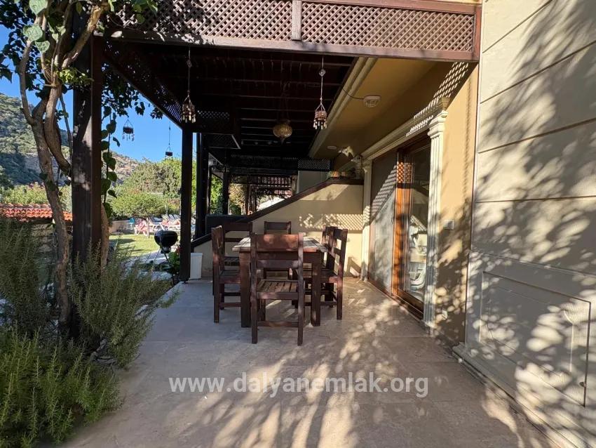 Ortaca Dalyan Mah. Satılık 4+2 Villa - 200 m²
