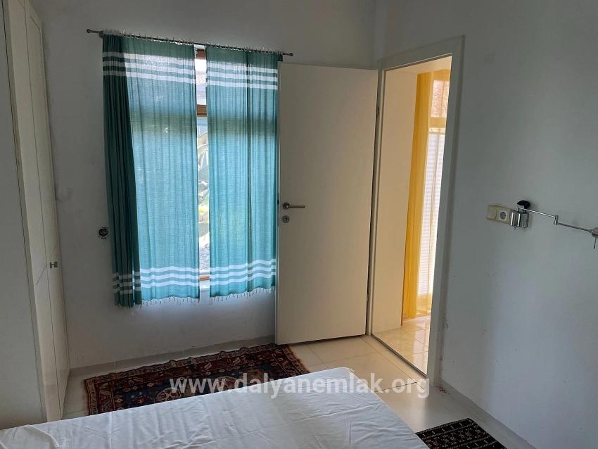 Eskiköy'de 2882 M2 Arsa İçerisinde Müstakil Satılık Tek Katlı Ev