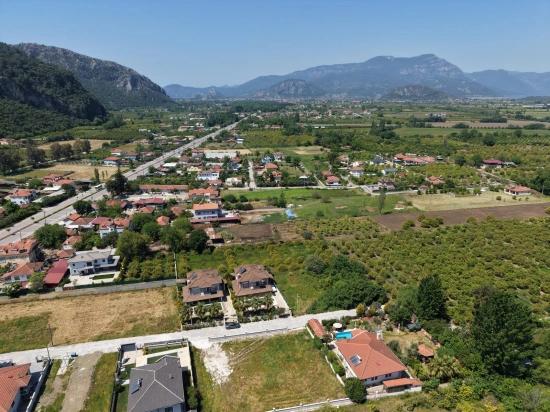 Okçular'da 1050m2 Köy Yerleşik Alanında Satılık Arsa