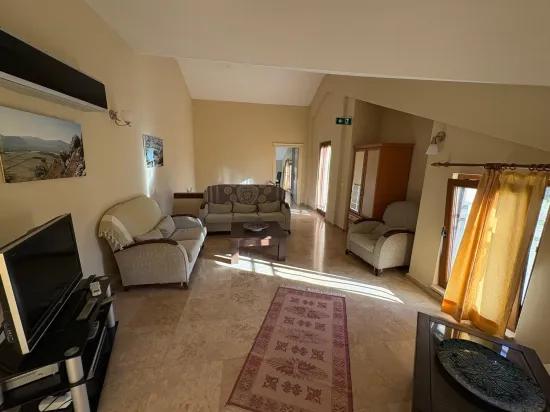 Dalyan Maraş'ta kral mezarları manzaralı 4+1 satılık villa