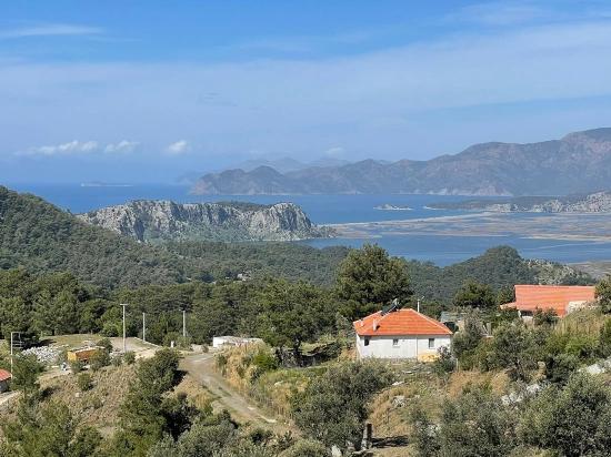 Gökbel'de Full Deniz Manzaralı 5000m2 Arsa İçerisinde Satılık Vıp Villa