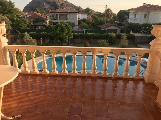 Dalyan'da 1000m2 Arsa İçerisinde 4+1 Satılık Villa