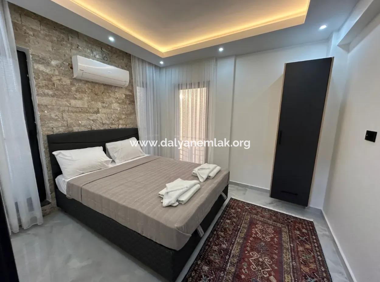 Eskiköy'de 14.136 M2 Tarla İçerisinde 4+1 Satılık Villa