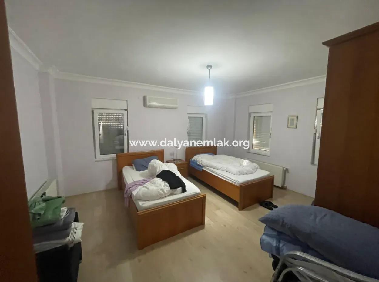 Dalyan Gülpınar'da 6000M2 Arsa İçerisinde 4+2 Satılık Villa