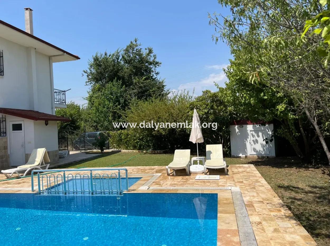 Dalyan'da Köşebaşı 600M2 Arsa İçerisinde 3+1 Satılık Villa