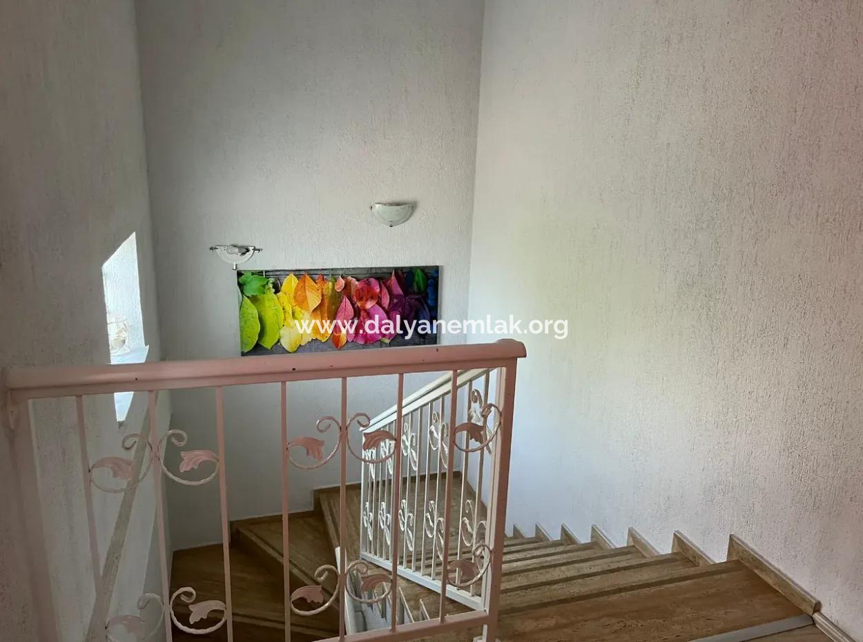 Dalyan'da Köşebaşı 600M2 Arsa İçerisinde 3+1 Satılık Villa