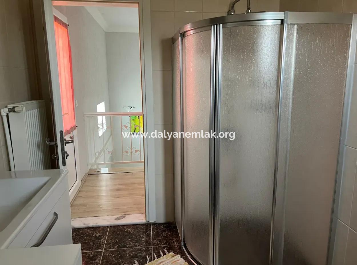 Dalyan'da Köşebaşı 600M2 Arsa İçerisinde 3+1 Satılık Villa