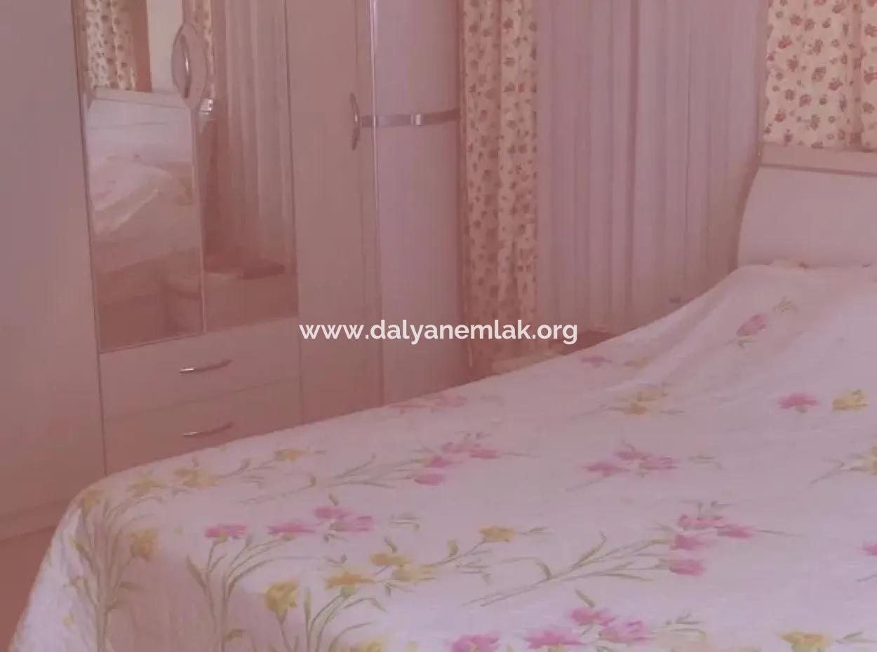 Alanya Telatiye Mahallesi Konaklı Mevkiinde Denize Yakın Köşebaşı 338M2 Arsa İçerisinde Satılık Villa