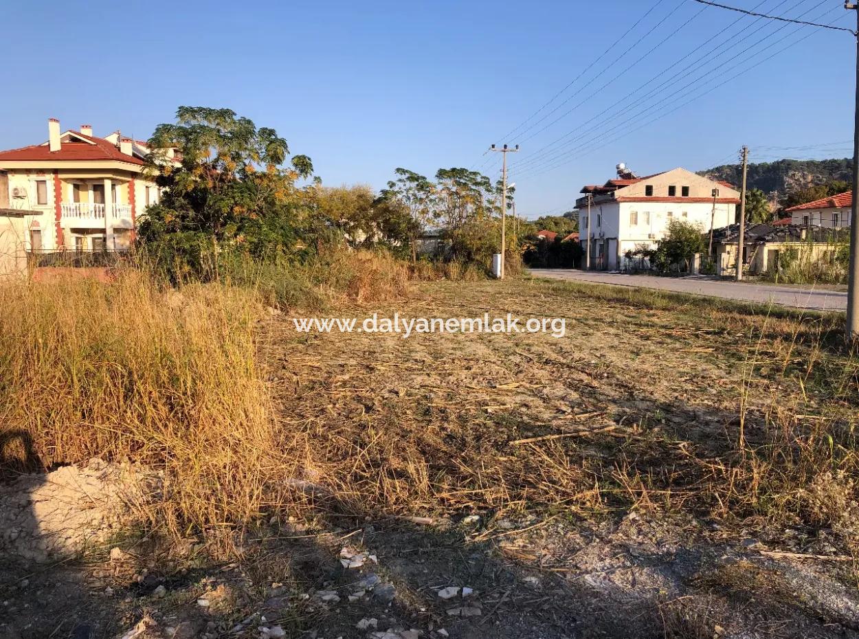 Dalyan'da 700M2 Köşebaşı Satılık Arsa