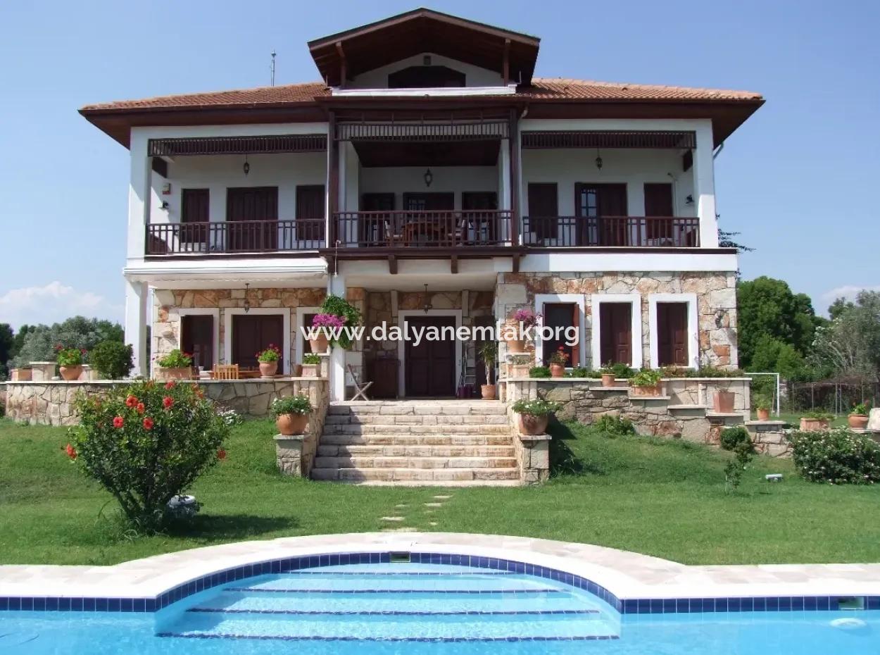 Dalyan Satılık Malikane Dalyan 12,338M2 Arsa İçinde Satılık Lüks Villa