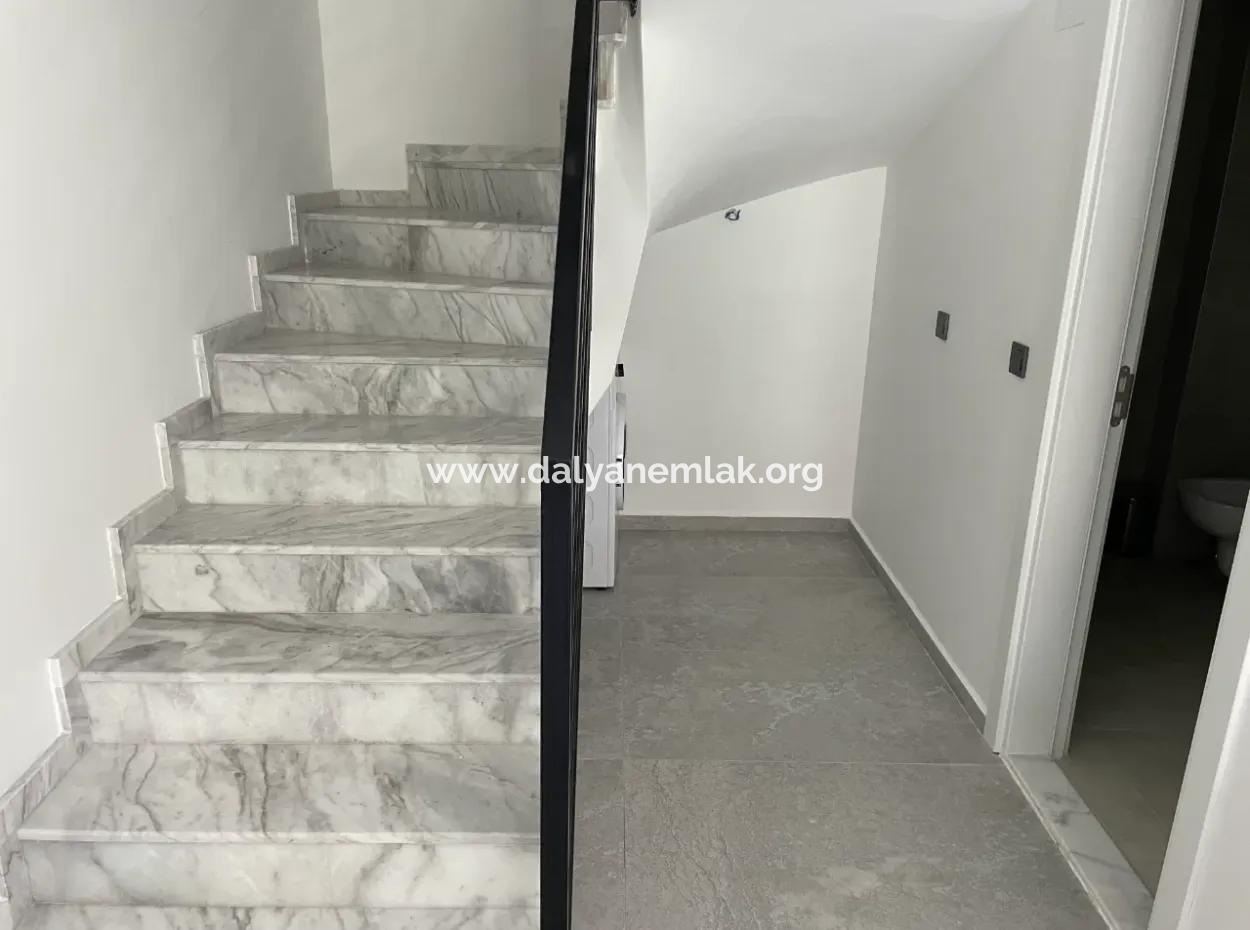 Dalyan  Merkezde 4+1 Satılık Villa