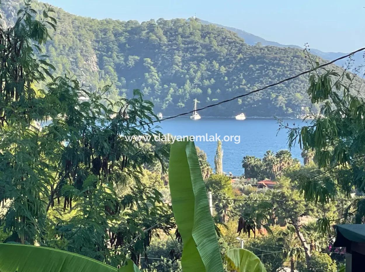 Ekincik'de Deniz Manzaralı 420M2 İmarlı Satılık Arsa