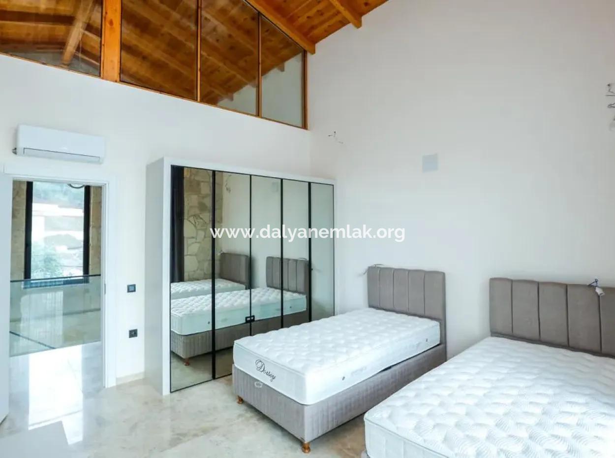 Sarıgerme'de Deniz Manzaralı Satılık Taş Villa