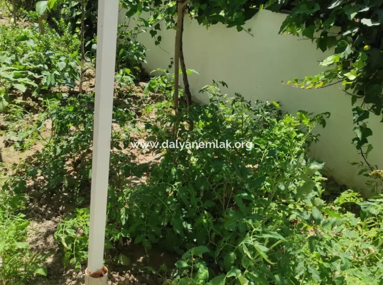 Dalyan Gülpınar'köşebaşı 545M2 Arsa İçinde Satılık 4+1 Villa