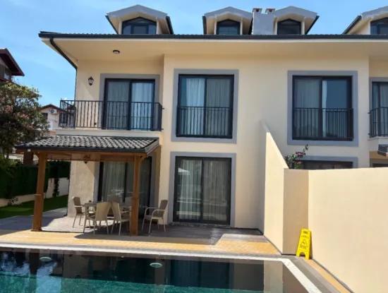 Dalyan'da Gülpınar'da Satılık 4+1 Villa
