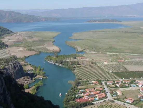 Dalyan Kanala Sıfır Satılık 5472M2 Arsa