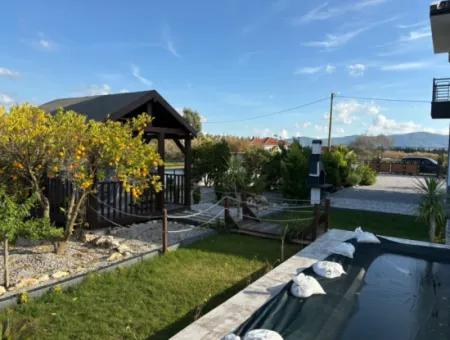 Eskiköy'de 14.136 M2 Tarla İçerisinde 4+1 Satılık Villa