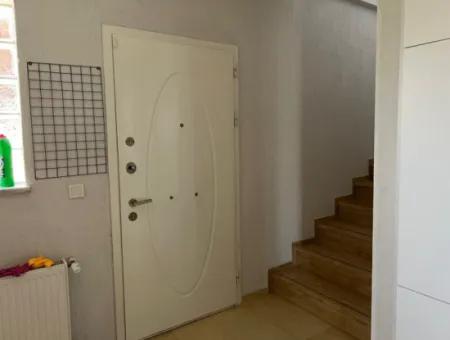 Dalyan'da Köşebaşı 600M2 Arsa İçerisinde 3+1 Satılık Villa