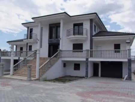 Zeytinalanda Satılık Lüks Villa Köyceğiz Zeytınalanda 6800M2 Arsa Full Göl Manzaralı Satılık Villa