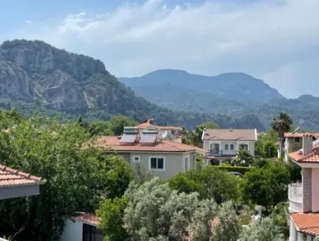 Dalyan  Merkezde 4+1 Satılık Villa