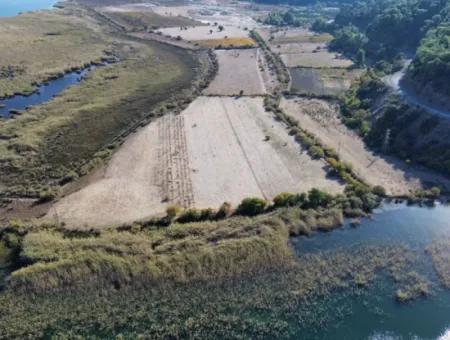 Çandır'da Göle Sıfır 3210M2 Satılık 2B Arazisi